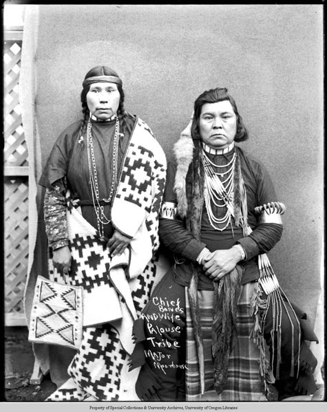 Chief Bones and wife Palouse Tribe, Moorhouse Collection, PH036-4293, Picturing the Cayuse, Walla Walla, and Umatilla Tribes