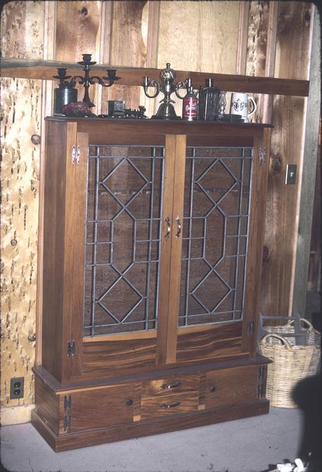 Gun cabinet