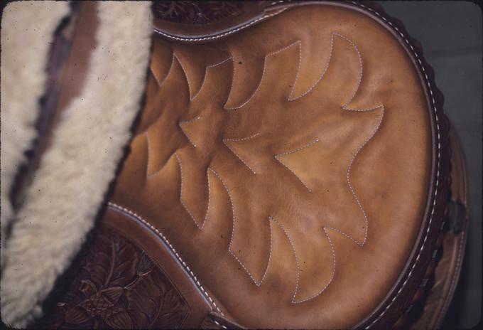 Baker trophy saddle, padded seat