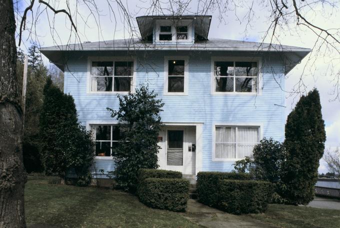 House, East 2nd Avenue No. 215 (Eugene, Oregon)