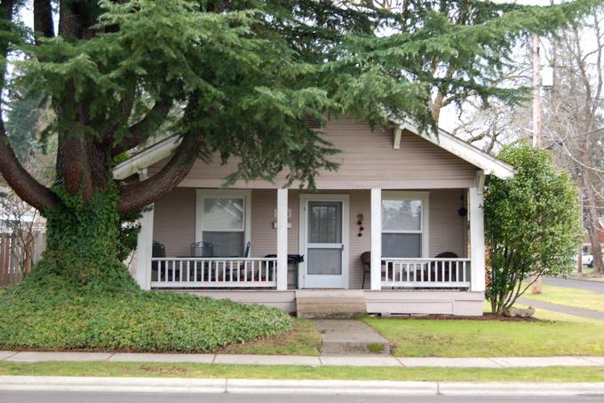 House, B Street No. 2140 (Forest Grove, Oregon)