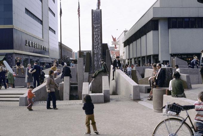 Fountain, Eugene Mall (Eugene, Oregon)