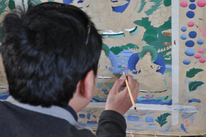 2015May_Hicks_Thangka_Painter_Luhuo_030