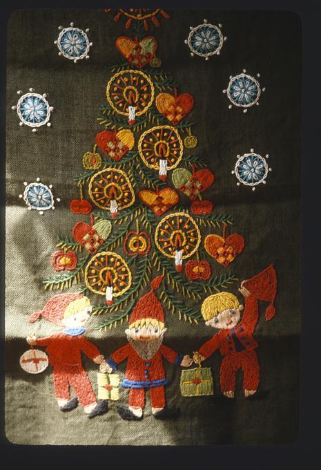 Swedish Christmas wall hanging--embroidery