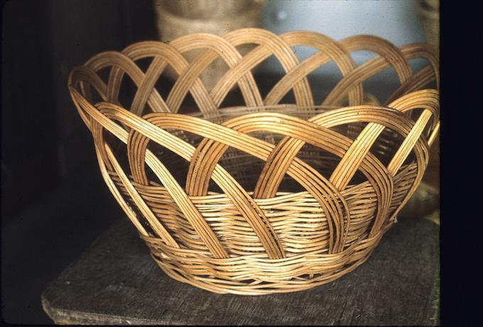 Round basket 16 in X 9.5 in