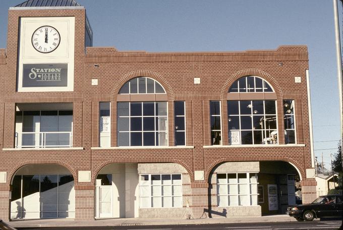 Station Square (Eugene, Oregon)