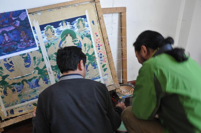 2015May_Hicks_Thangka_Painter_Luhuo_027