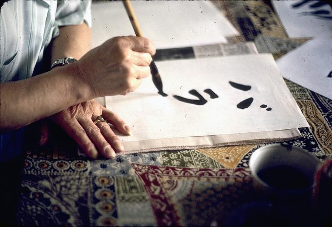 Ben Kasubuchi demonstrating sumi calligraphy