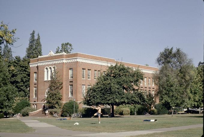 Chapman Hall, University of Oregon (Eugene, Oregon)