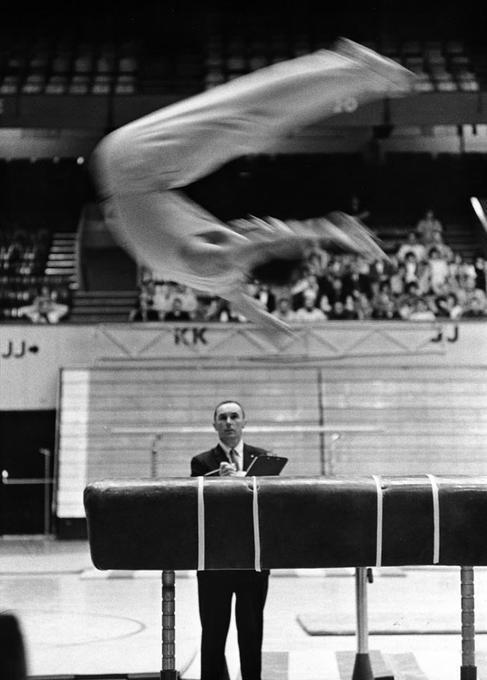 Men's vault