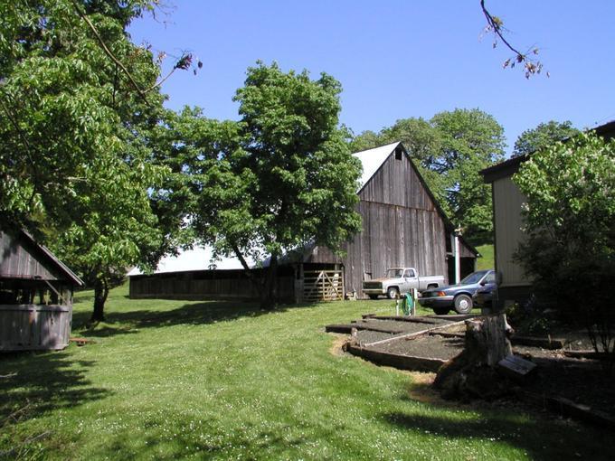 Horse Barn, Baimbridge-Kanipe Farmstead Historic District (Oakland, Oregon)