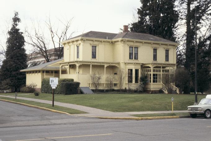 Collier House, University of Oregon (Eugene, Oregon)