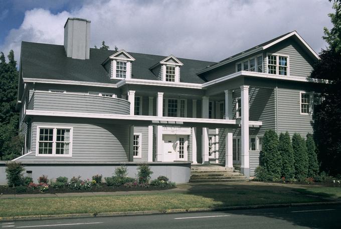 Alpha Omicron Pi Sorority House, University of Oregon (Eugene, Oregon)