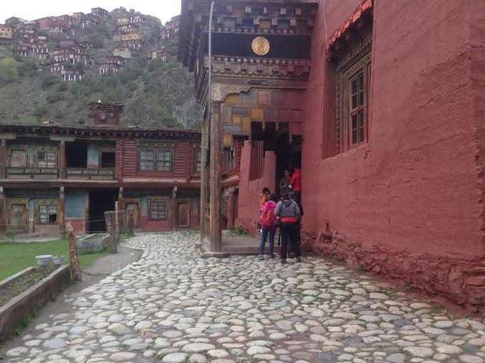 2015May_Dzongsa_Monastery_hospital_020