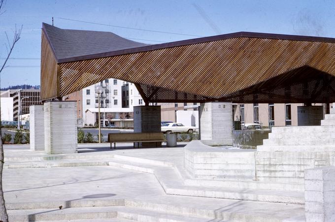 Fountains (Portland, Oregon)