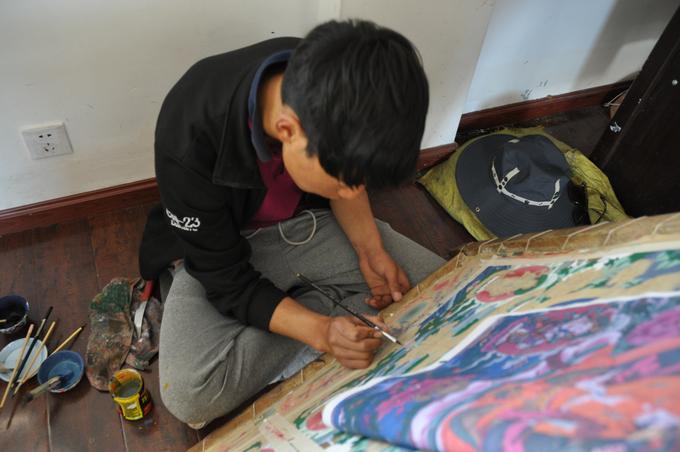 2015May_Hicks_Thangka_Painter_Luhuo_037