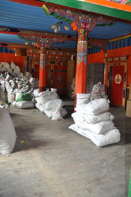 2015May_Hicks_Dzongar_Tibetan_Medicine_Hospital_019