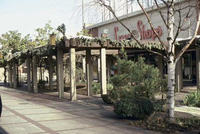 Arbor, Eugene Mall (Eugene, Oregon)