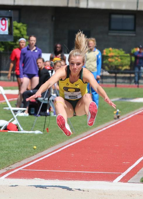 Brianne Theisen, 2012