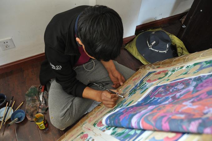 2015May_Hicks_Thangka_Painter_Luhuo_038