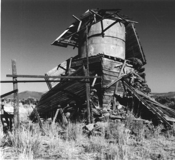 Water Tower, Shirk Ranch (Adel, Oregon)