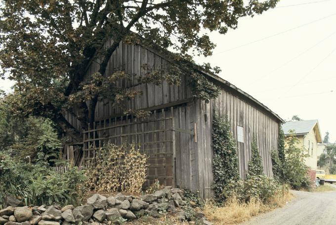 Koppe, Paul and Grace, House. Barn (Eugene, Oregon)