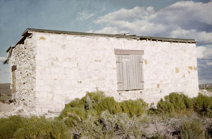 Warehouse (Narrows, Oregon)