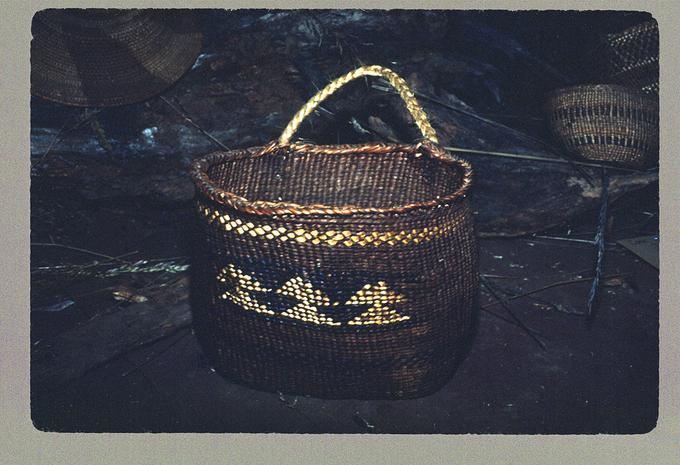 Gathering basket with handle and design on front