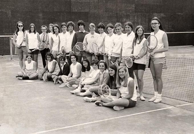 Women's P. E. : tennis