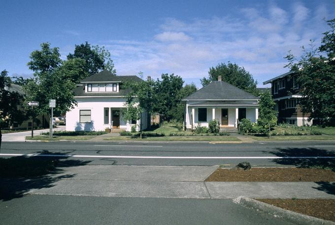 House, Pearl Street No. 1442 (Eugene, Oregon)