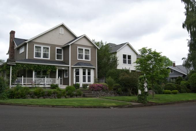 Willamette Falls Neighborhood Historic District (West Linn, Oregon)