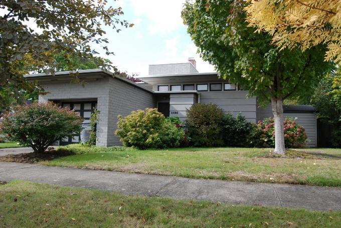 House, Calapooia Street Southwest No. 1034 (Albany, Oregon)