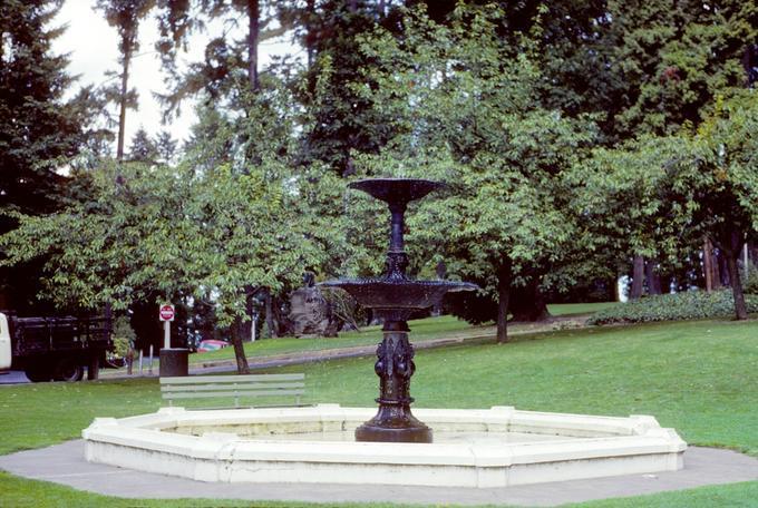 Fountains (Portland, Oregon)