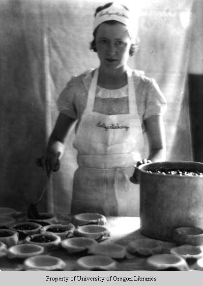 Bakery, Berea College: pie filling