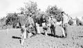 F. C. Reimer with horticulture class at the Southern Oregon Experiment Station